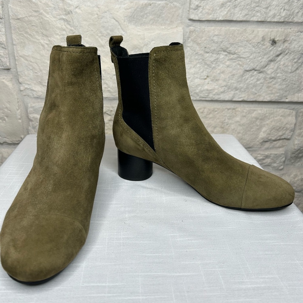 Shoe the Bear Aya Chelsea Suede Booties  Size Euro 38 US 7 1/2 Green
